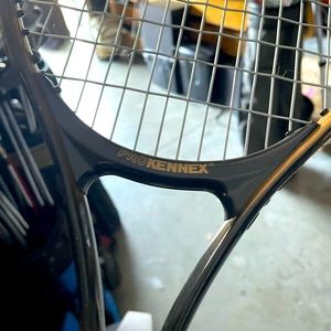 Tennis racquet Pro kennex 
Power innovation